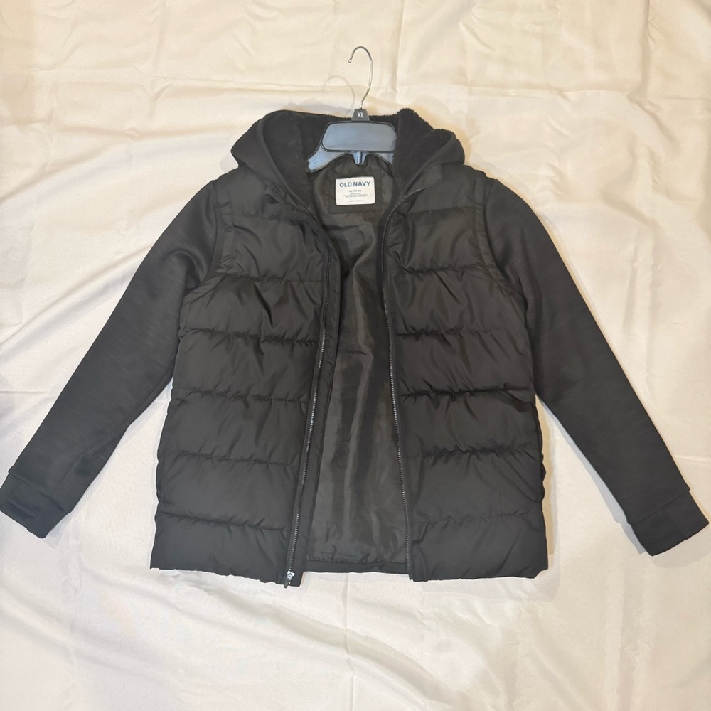 Black puffer light weight coat boys size (14-16) XL